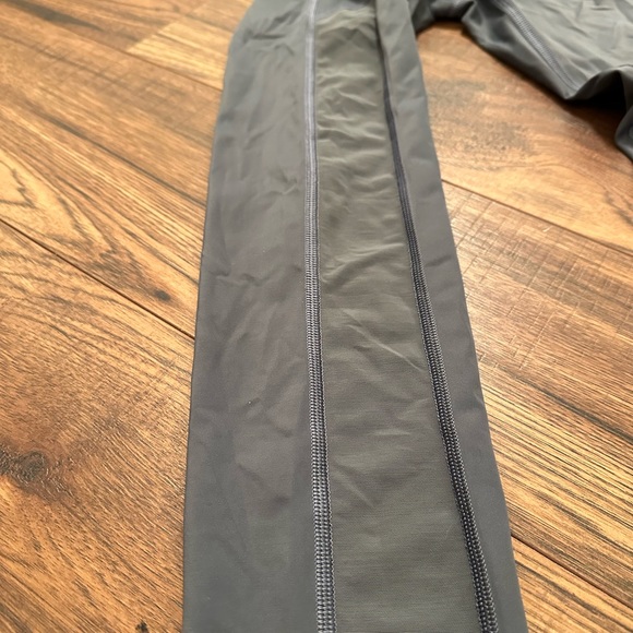 Victoria’s Secret Sport Outfit (3) - Picture 6 of 13